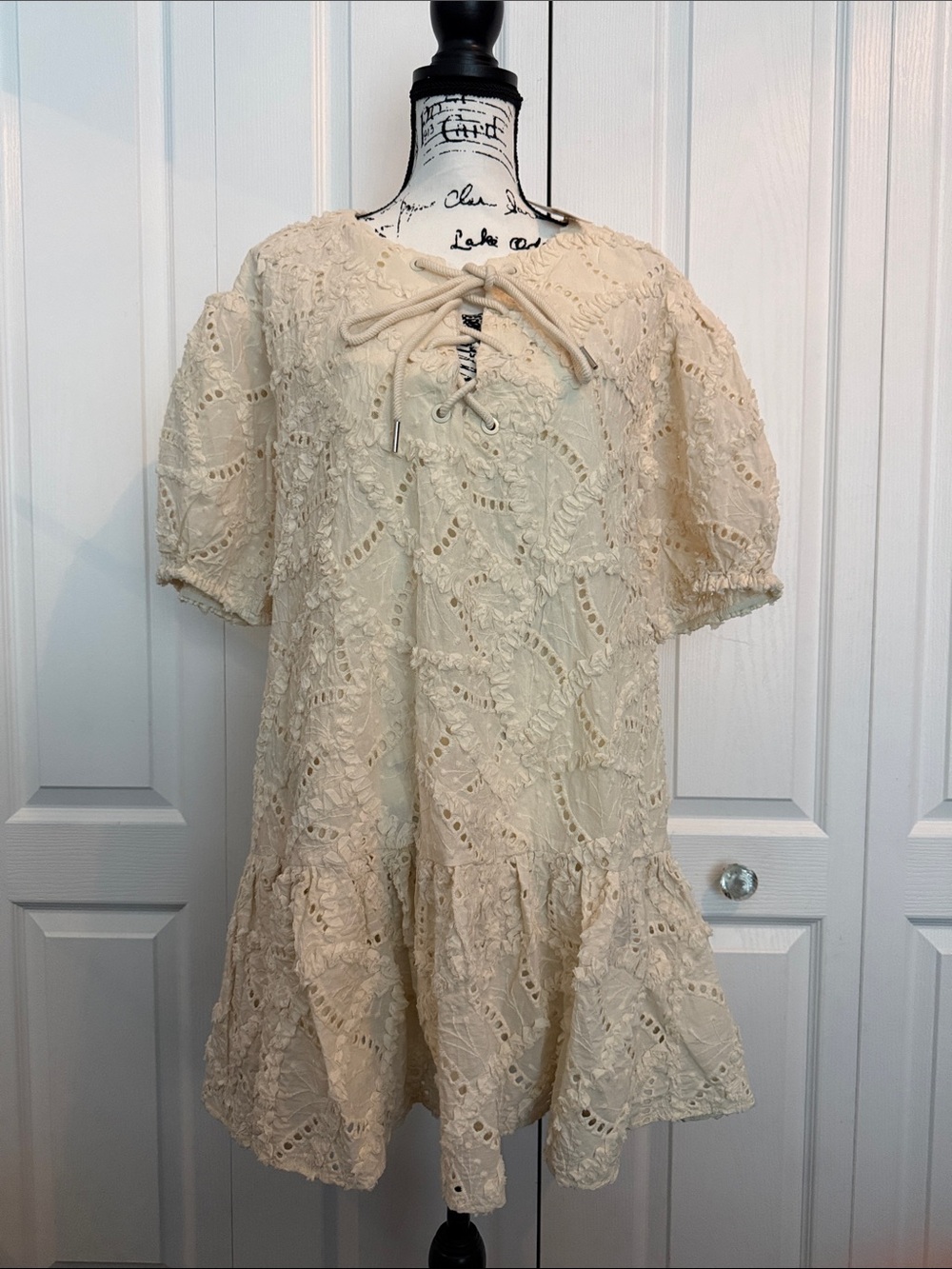 Arose Studio Cream Eyelet Lace Tie-Neck Puff Sleeve Dress